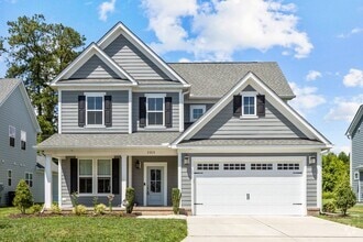 Building Photo - 5 bedroom 3.5 bath home in desired community