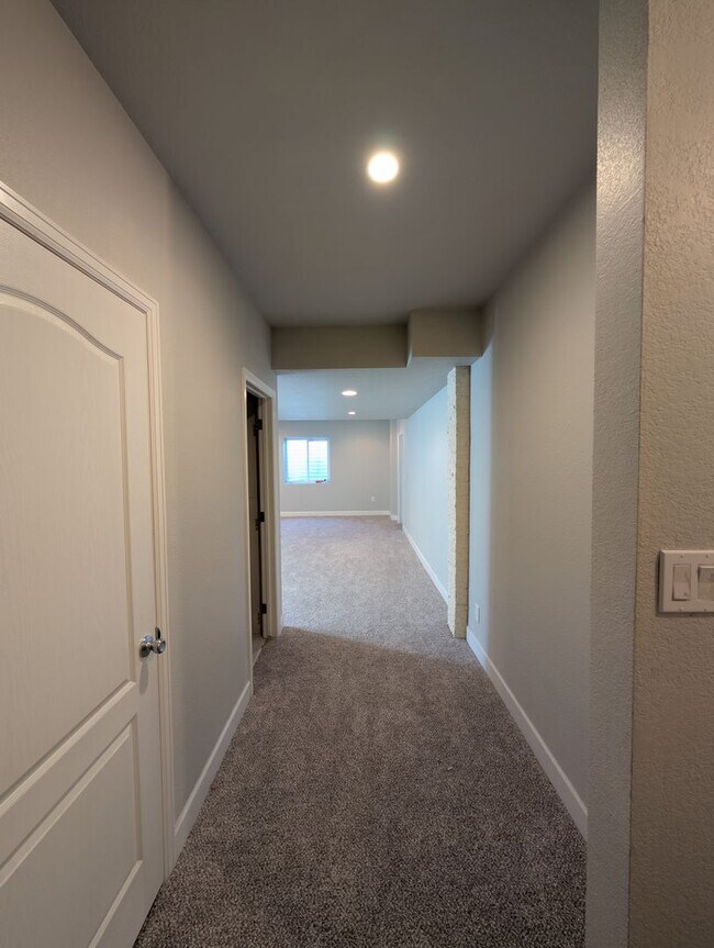 Building Photo - 22441 E Chenango Dr