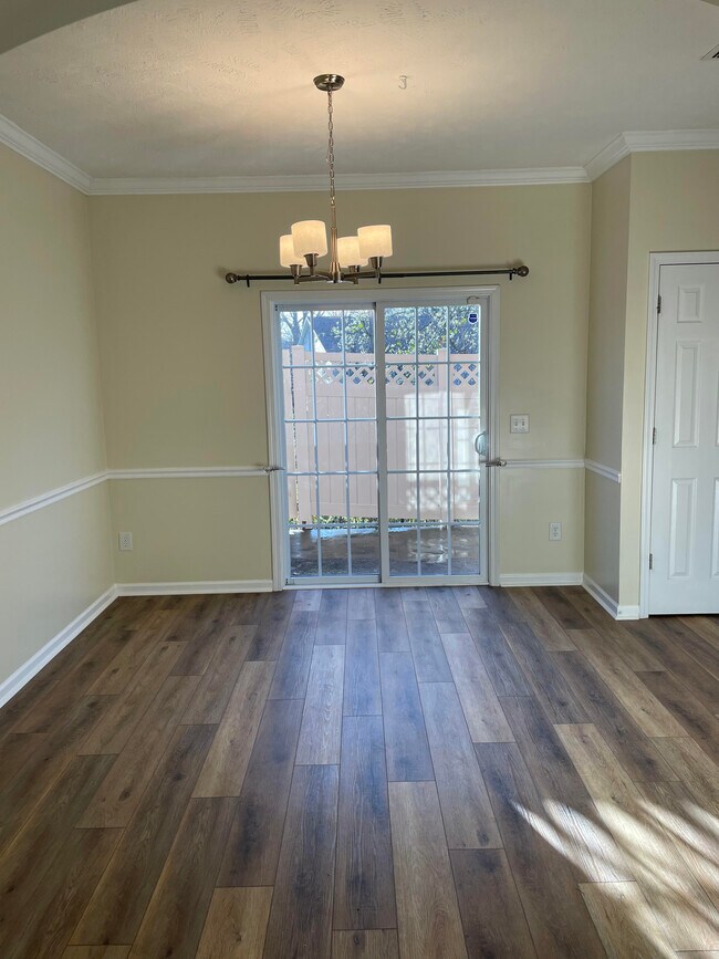 Building Photo - 1506 Hamden Dr