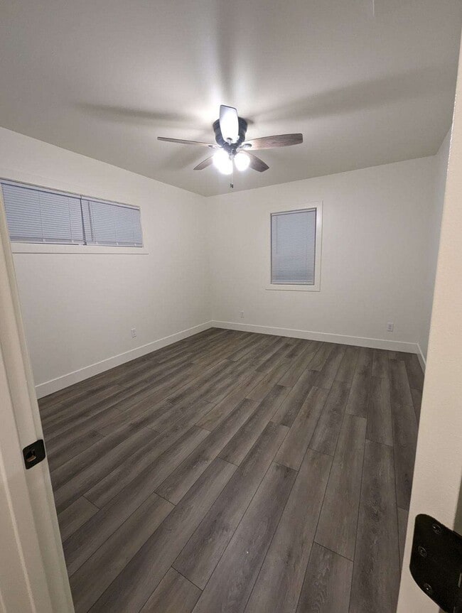 Building Photo - 622 S Woodland Ave