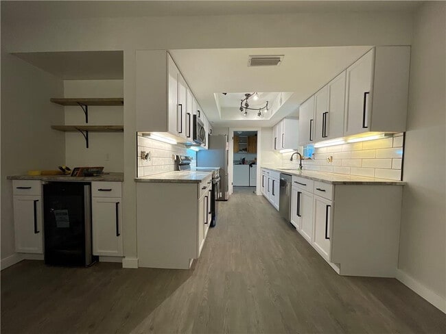 Building Photo - 2255 54th Ave