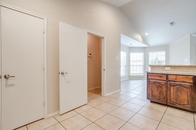 Building Photo - Amazing 3 Bed 2 Bath Rental in Alexandra Meadows- Eagle Mountain ISD- 76131