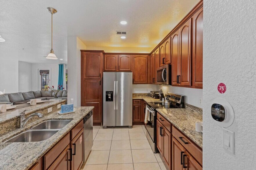 Building Photo - 4840 Cayview Ave