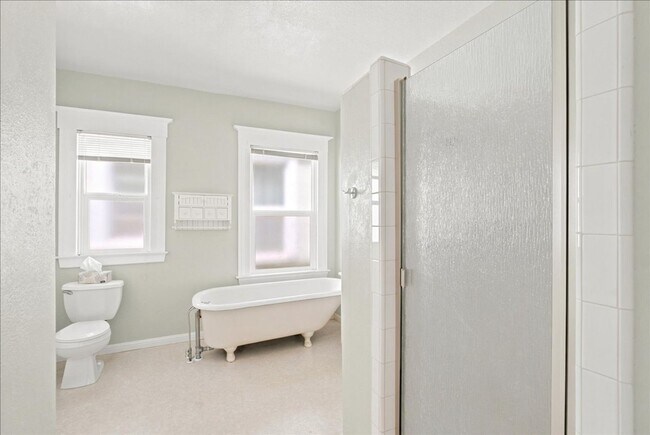 Building Photo - 414 S St
