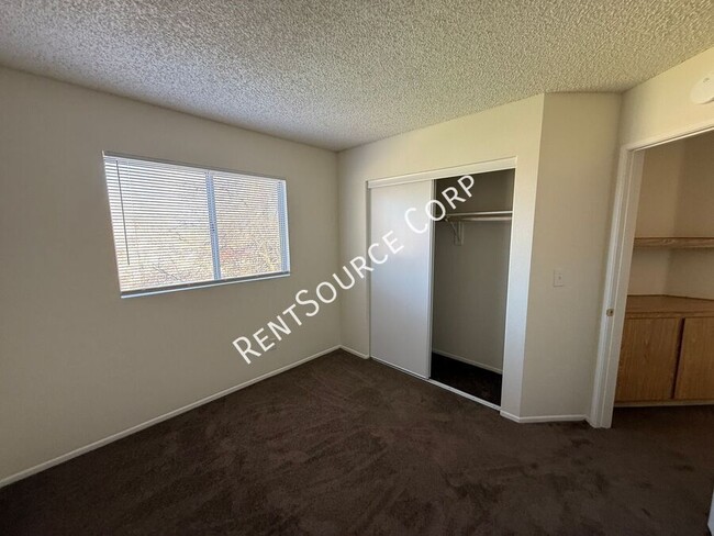 Building Photo - 1601 Cactus Dr