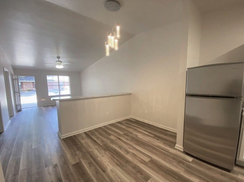 Building Photo - The Villas at Ashton Square