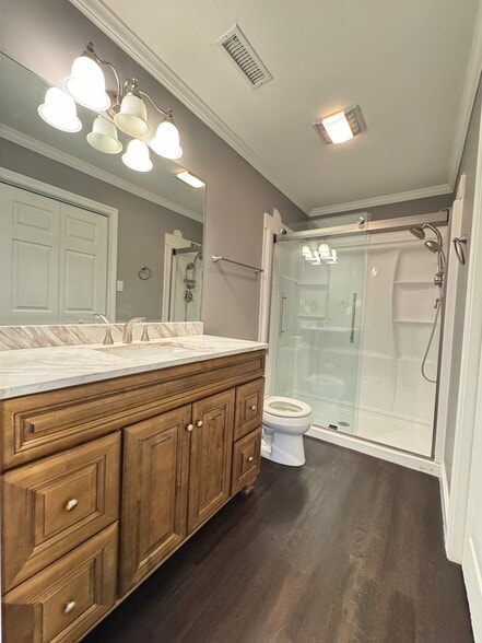 Master Bath - 304 Queen Victoria Way