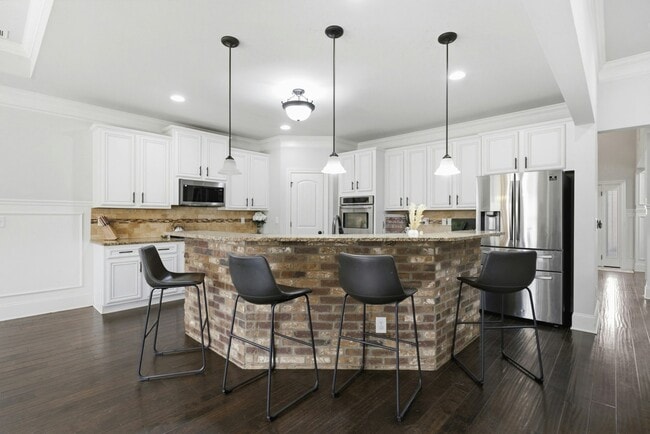 Building Photo - 8349 Anslee Way NW