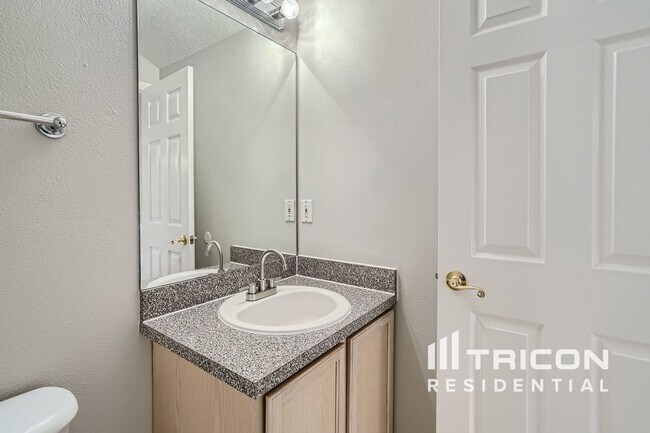 Building Photo - 2964 Hickory Grove Dr