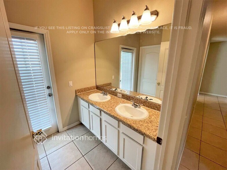 Building Photo - 25150 Conestoga Dr