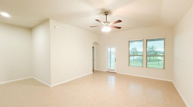 Building Photo - 24707 Royal Pike Dr
