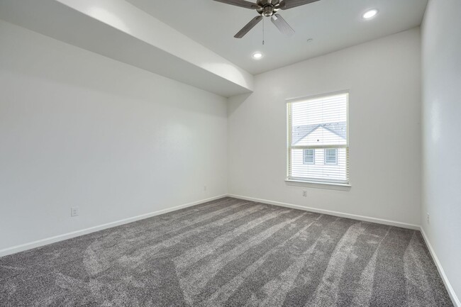 Building Photo - Townhome available for lease in FRISCO ISD