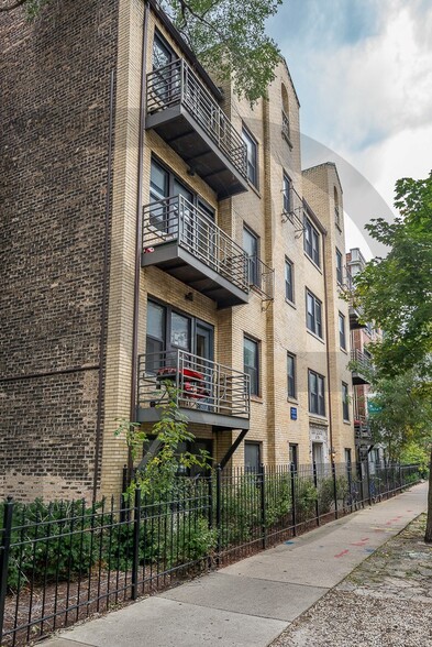 Building Photo - 912 W Dakin St