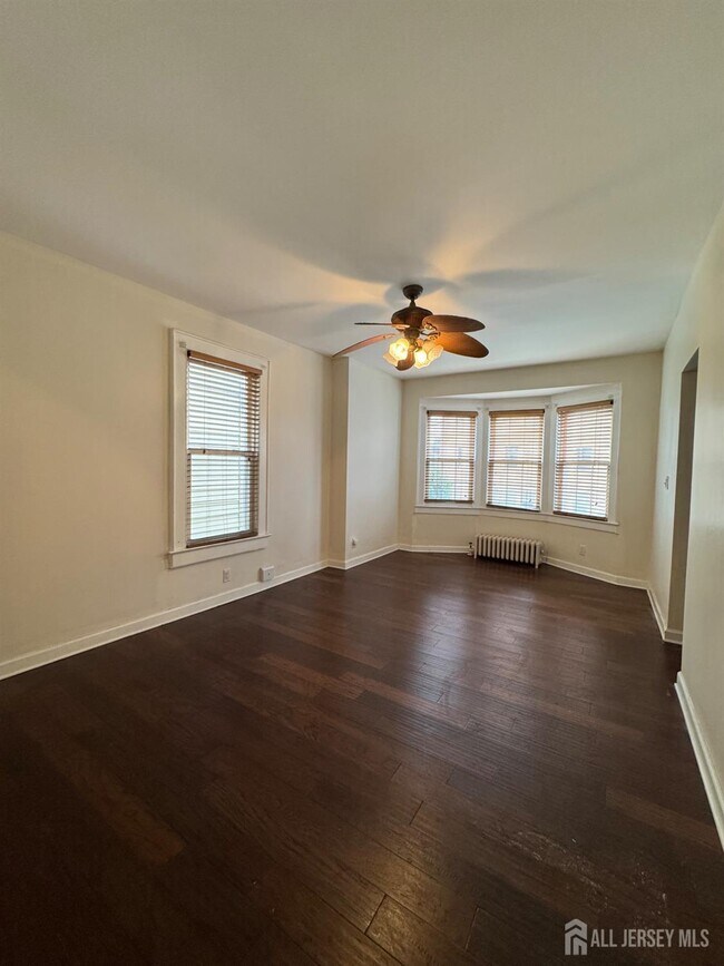 Building Photo - 80 Commerce St