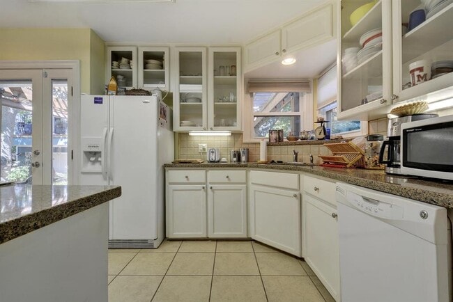 Building Photo - 4108 Sinclair Ave