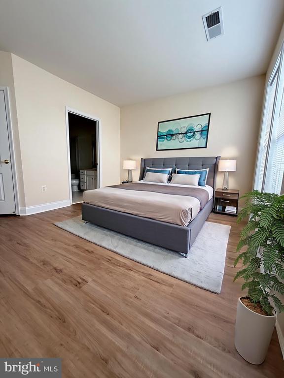 Building Photo - 800 Grand Champion Dr