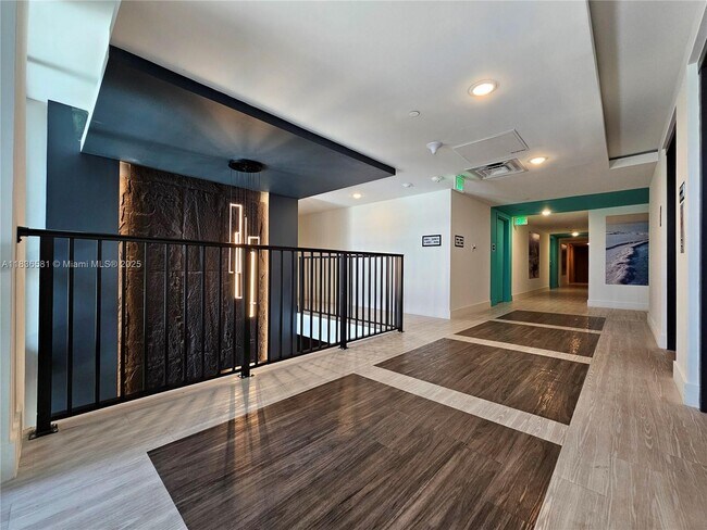 Building Photo - 4400 Sunrise Blvd