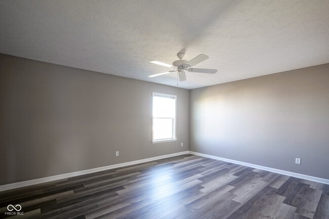 Building Photo - 5764 Bluff View Ln