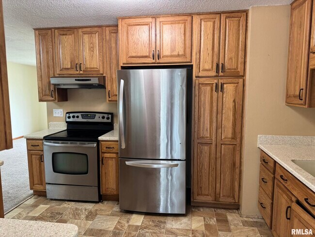 Building Photo - 2107 Tanglefoot Ln