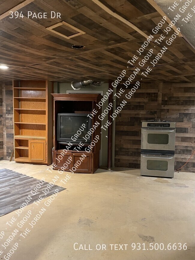 Building Photo - 394 Page Dr