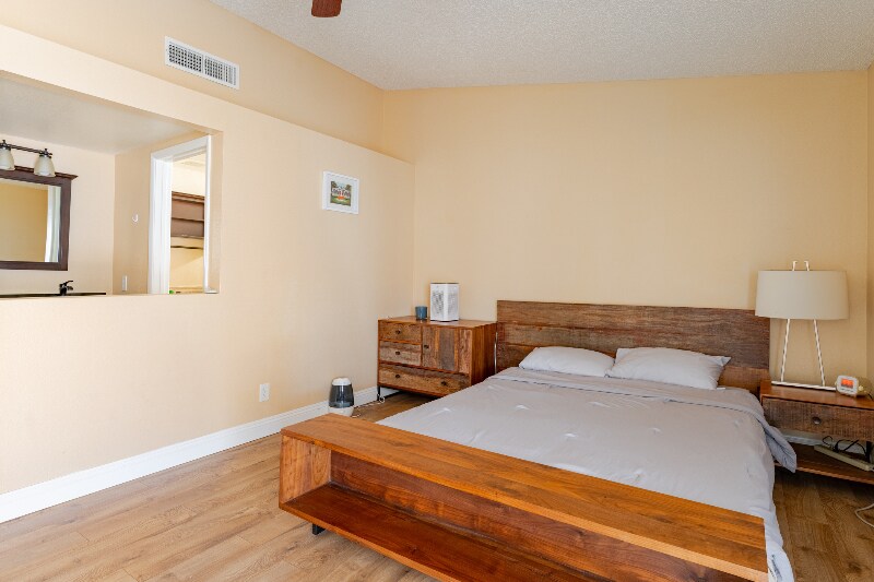 Building Photo - 8412 Surfs Up Dr