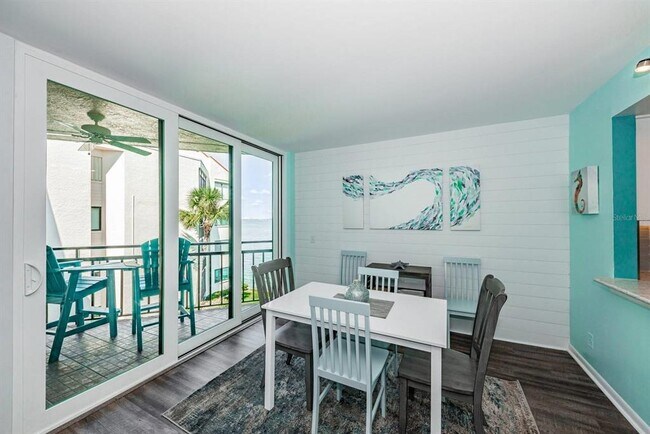 Building Photo - 5505 Del Sol Blvd