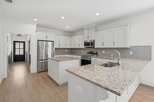 Building Photo - 655 Norman Ln