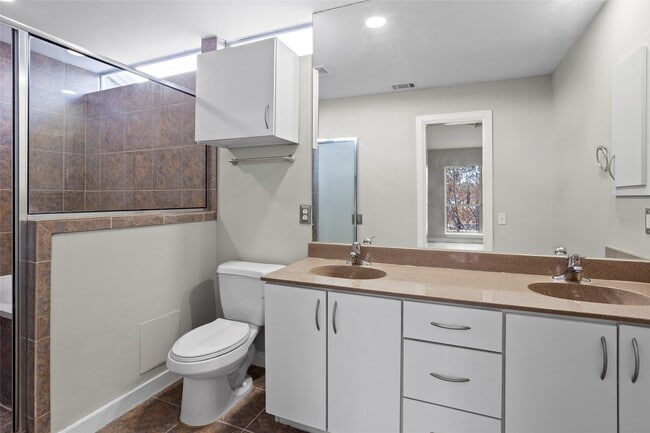 Building Photo - 6933 Yellowstone Way Dr