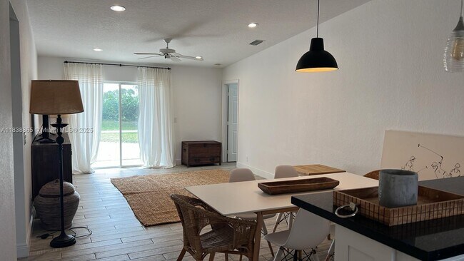 Building Photo - 3800 Miramontes Cir