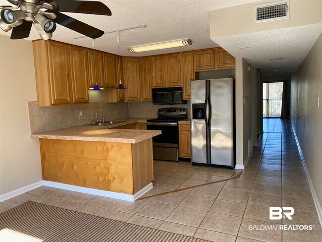 Building Photo - 710 S Mobile St