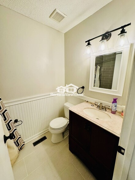 Building Photo - 1308 Landmark Trail S