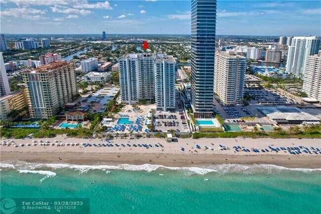 Building Photo - 2030 S Ocean Dr