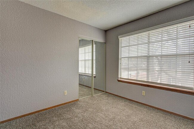 Building Photo - 3200 W Britton Rd