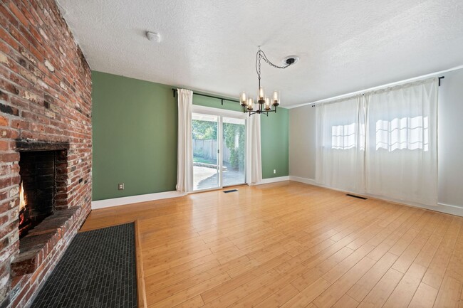 Building Photo - 1420 NW 130th Ave