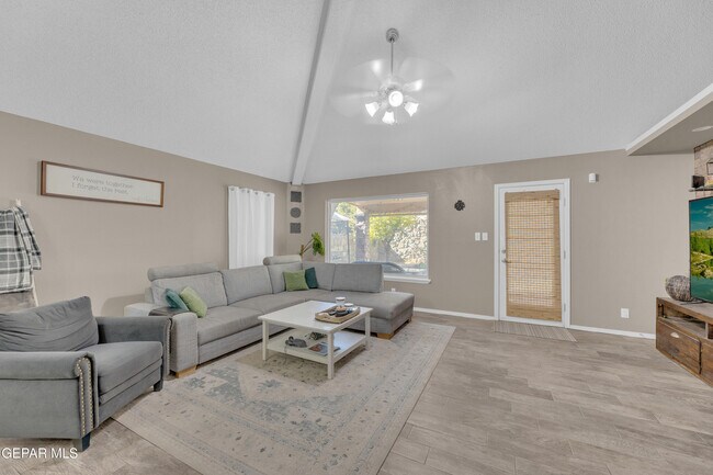 Building Photo - 12521 Paseo Alegre Dr