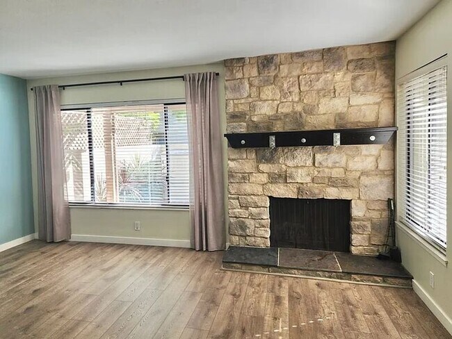 Building Photo - 8396 Sunbeam Cir