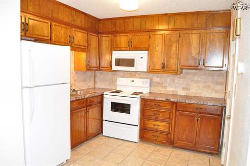 Building Photo - 2911 Featherston Avenue