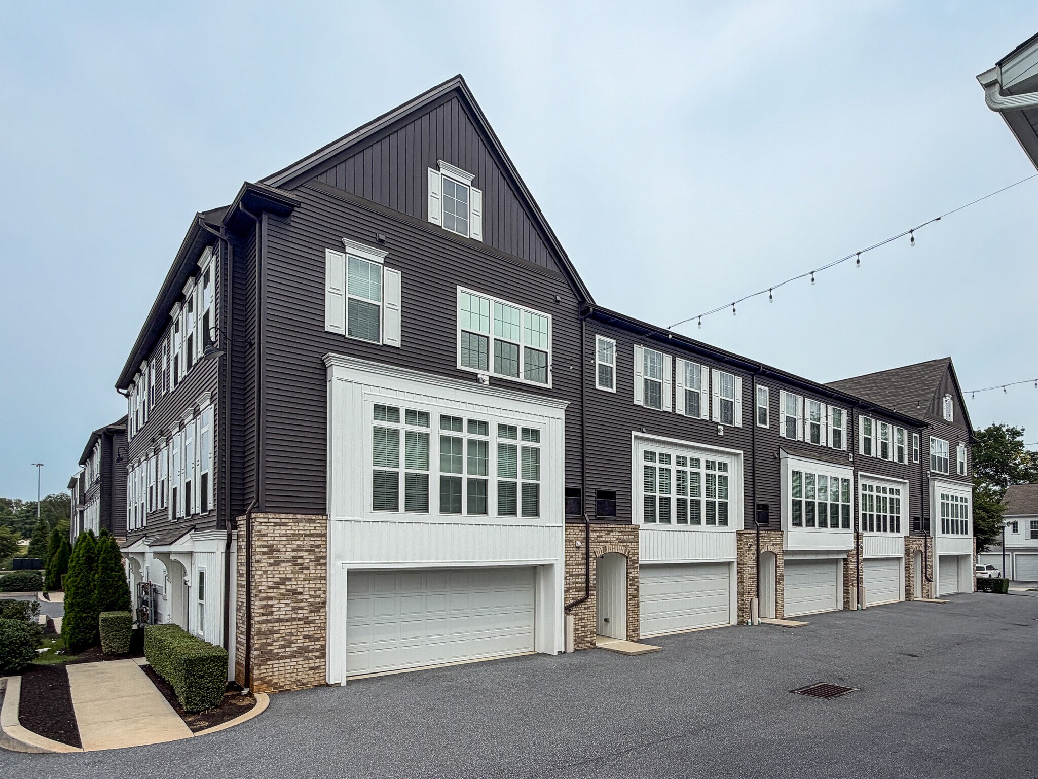 Building Photo - 708 Mayer Pl