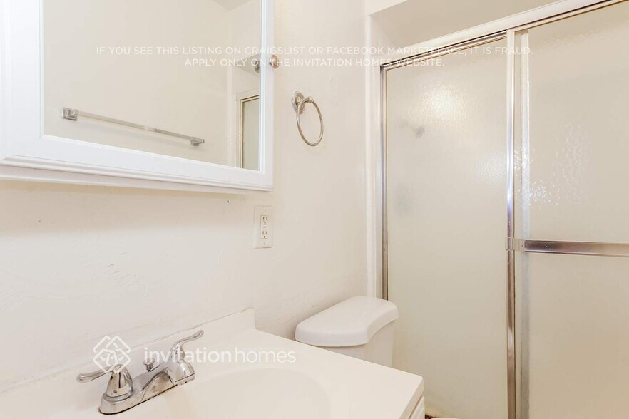 Building Photo - 4454 W Avalon Dr