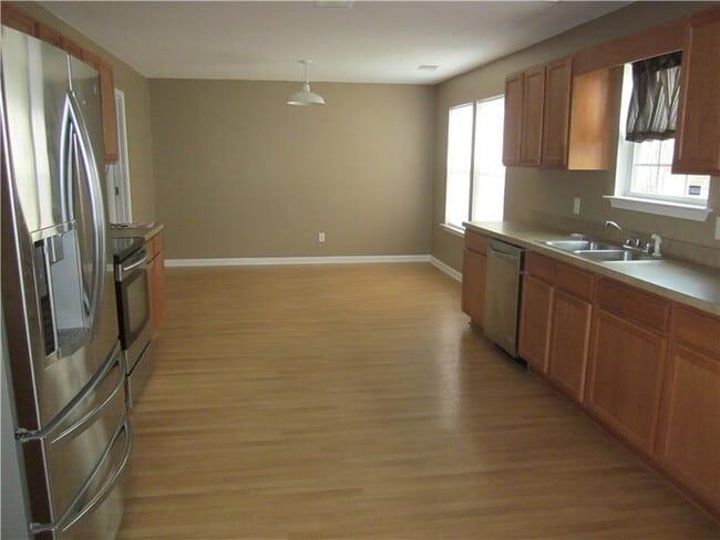 Building Photo - 24 Willow Lakes Dr