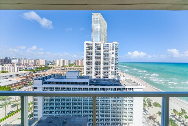 Building Photo - 16699 Collins Ave
