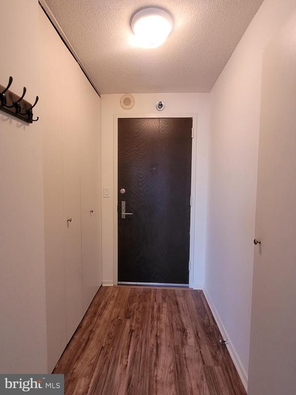 Building Photo - 2020 Walnut St