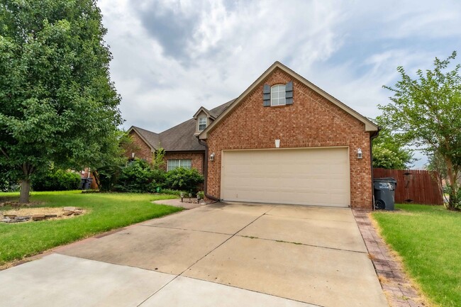 Primary Photo - Stunning 4 Bed 3 Bath Home in Jenks!