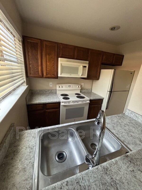 Building Photo - 3192 Bristle Branch Dr