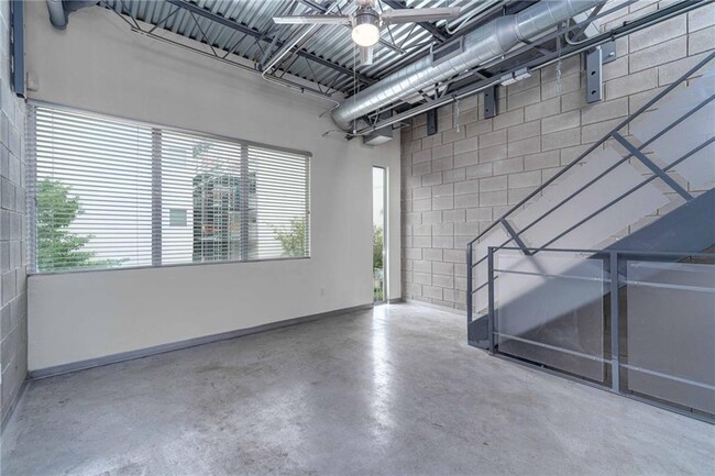 Building Photo - 4801 S Congress Ave