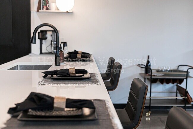 Building Photo - 3415 N Broadway