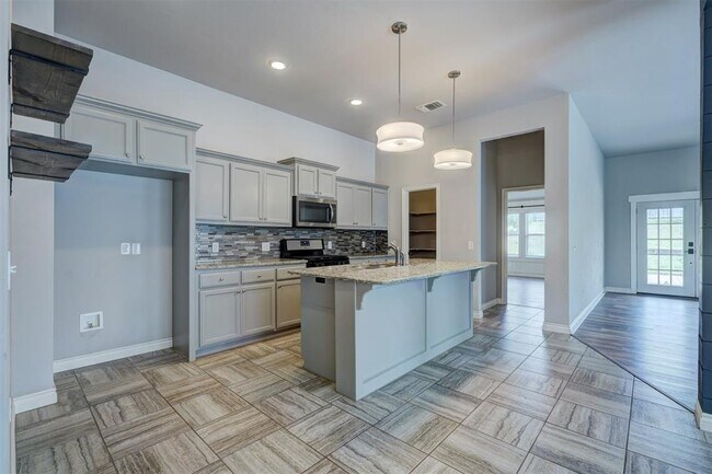 Building Photo - 12490 Native Hill Dr