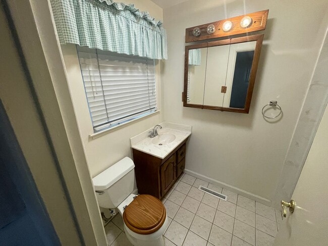 Building Photo - $3195 / 3 BR 2 BTH- Best deal for a 3-bedr...