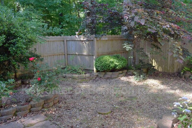 Building Photo - 1125 Lady Ashley Dr