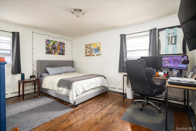 Building Photo - 525 E Beech St